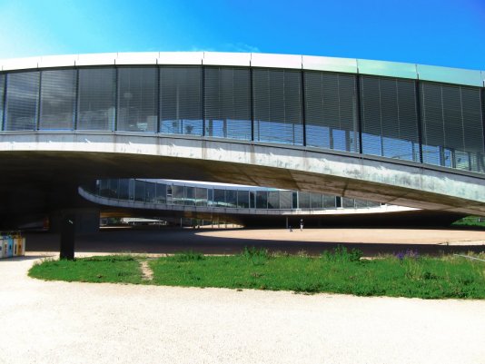 Rolex Center, 1 km du Débarcadère