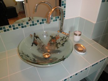 an eye for detail in the bathroom